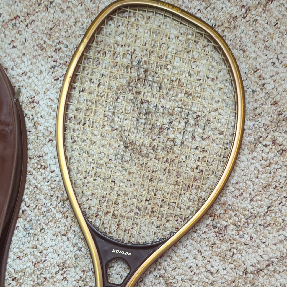 .🎾 Vintage 1980s Dunlop Titan Mid Tennis Racket + Original Cover 🎾 - Picture 5 of 16